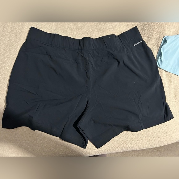 Columbia Black and Light Blue Shorts Bundle Women’s 3X - Picture 2 of 7